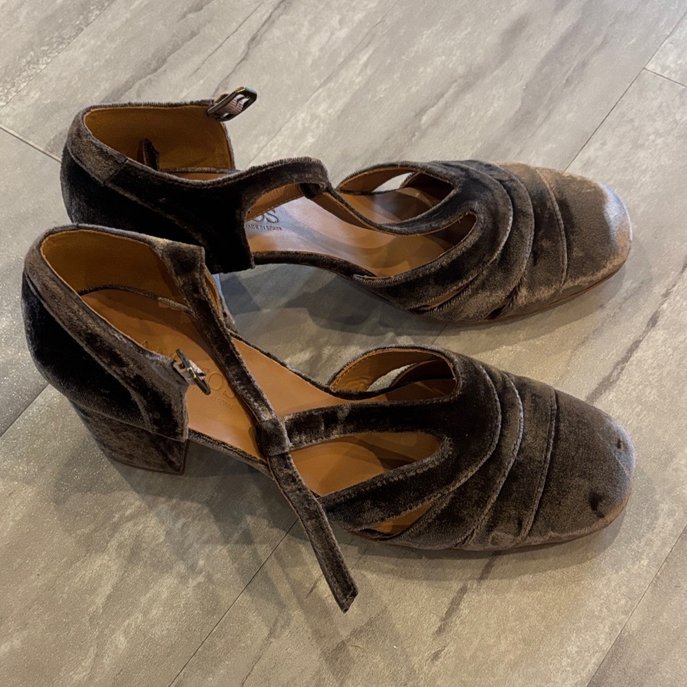 Chic Velvet Strap Heels